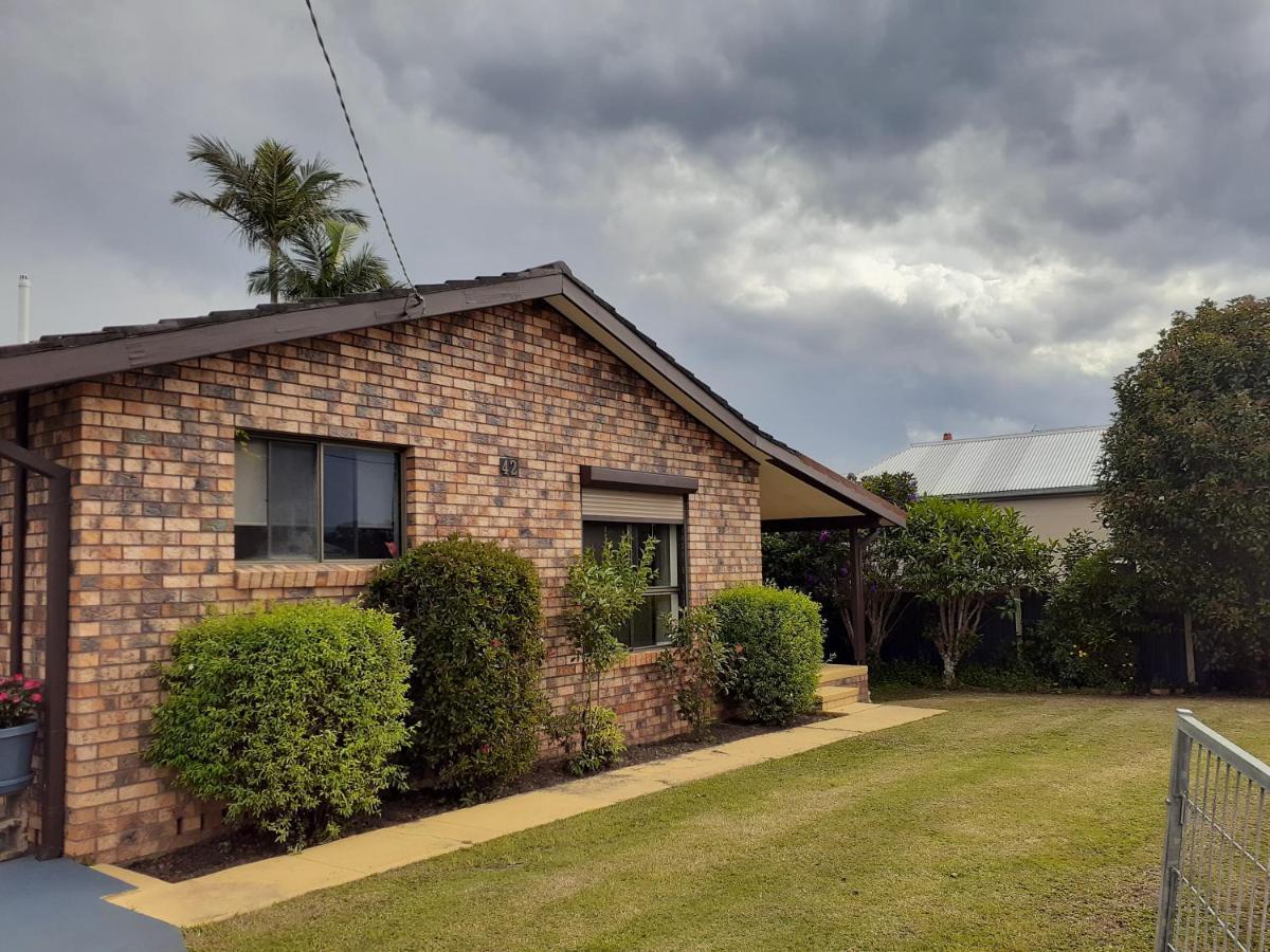Quiet Property By The River Bed & Breakfast Kempsey Exterior photo